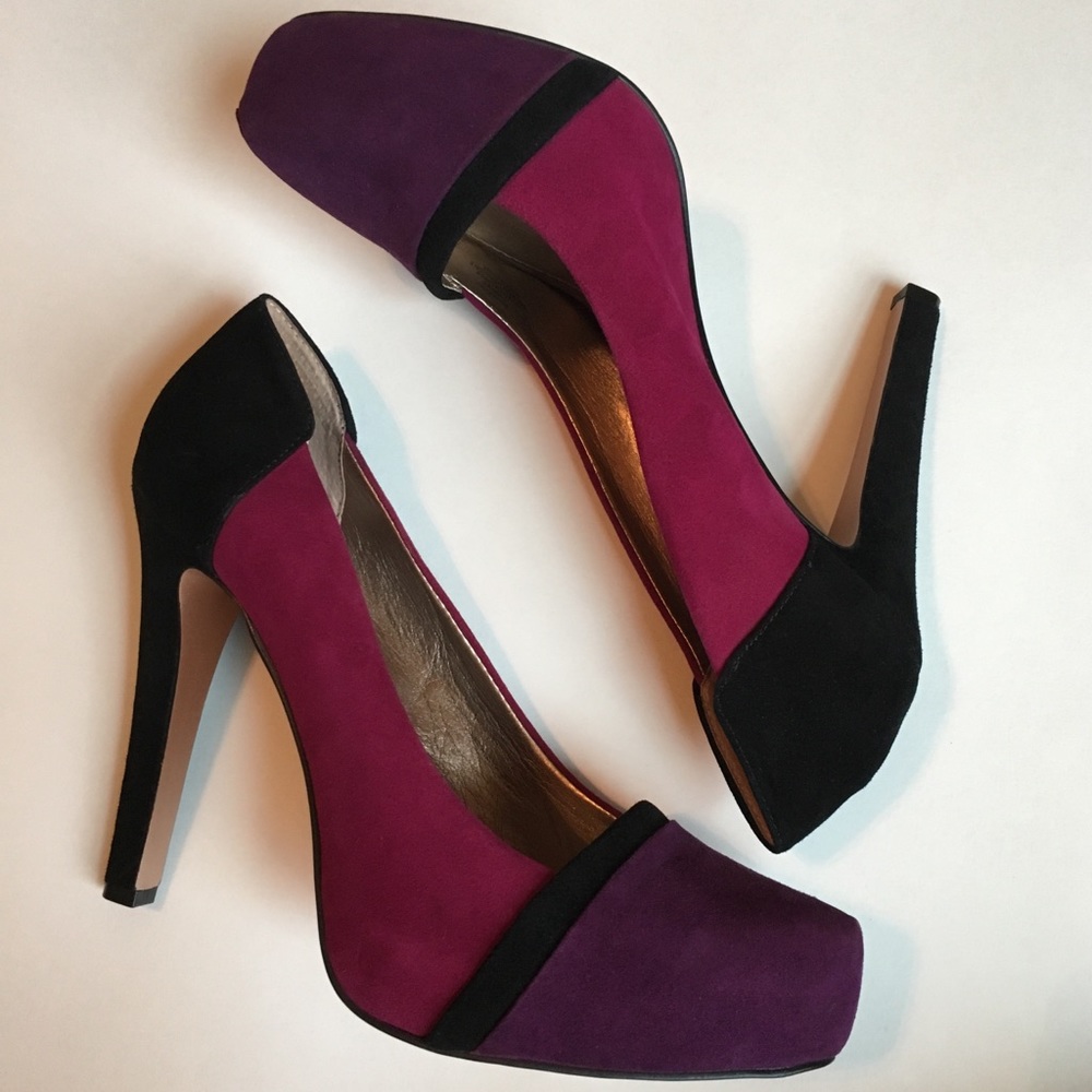 BCBG Perries Black Fuchsia Grape Suede Pump Sz 10